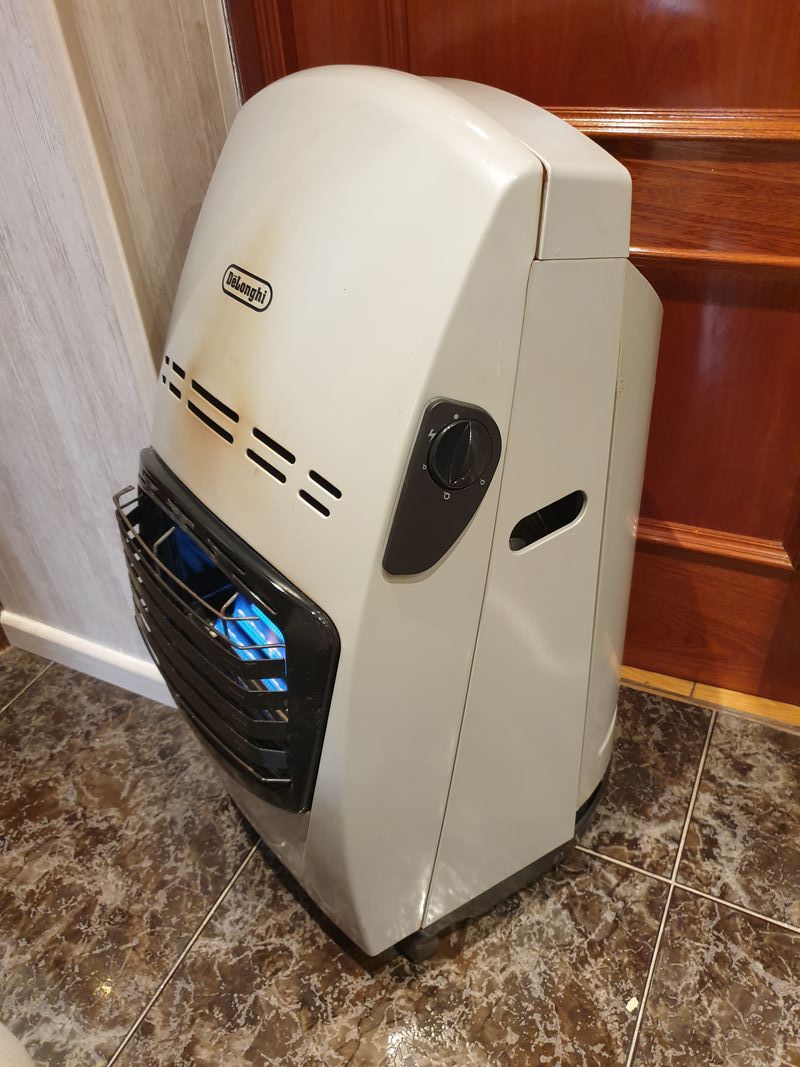 https://es.wallapop.com/item/estufa-a-gas-delonghi-tres-niveles-de-intensidad-942731611