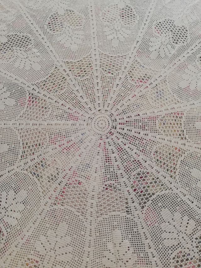 Mantel hecho a mano.