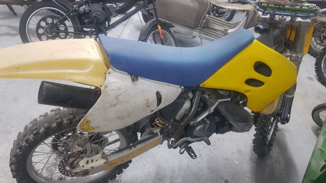 Moto Suzuki 250 RM año 1993.