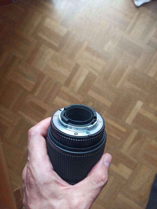 Objetivo Nikon AF NIKKOR