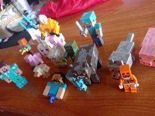 Muñeco de lego migri