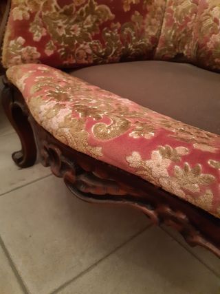 Salotto vintage, divano, poltrone e tavolino