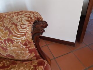 Salotto vintage, divano, poltrone e tavolino