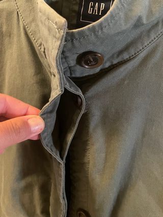 Parka corto verde marca Gap