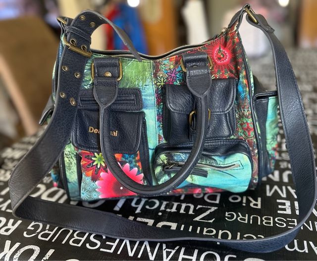 bolso bandolera marca Desigual