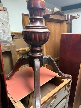 Se vende mesa de madera redonda