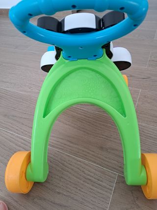 Correpasillos bebe musical de Fisher Price