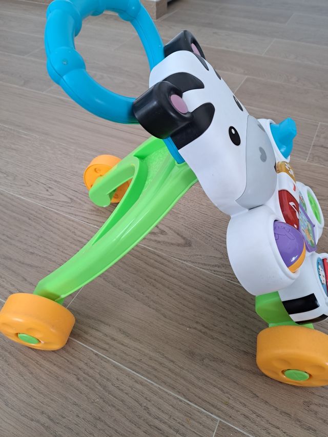 Correpasillos bebe musical de Fisher Price