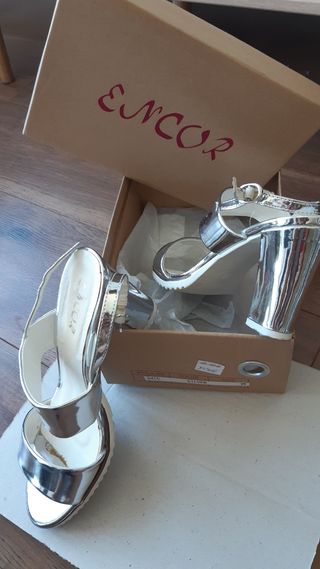 Sandalia plata elegante (39, tacon)