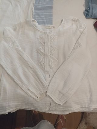 Camisas blanca y vaqueras Zara