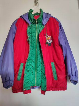 Chaquetón Skating Club lila, roja y verde 