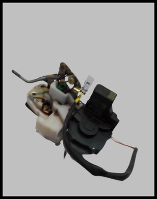 Cerradura puerta trasera derecha Honda Civic V (19