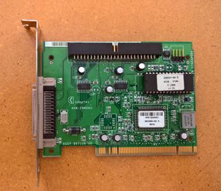 Controladora SCSI Adaptec AHA-2940AU
