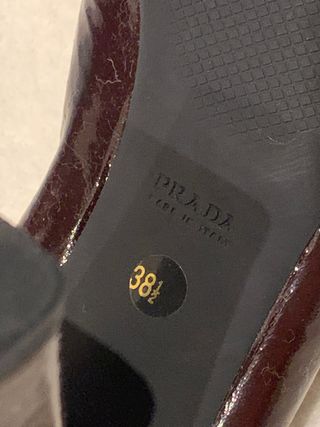 Zapato PRADA charol GRANATE tacon ancho