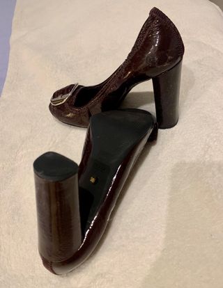 Zapato PRADA charol GRANATE tacon ancho