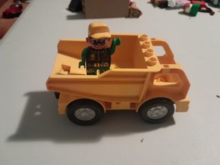 Camion Lego duplo con autista