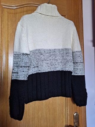 Jersey blanco, gris y negro. Talla M