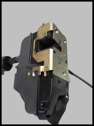 Cerradura puerta delantera izquierda Renault Vel S