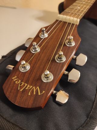 Guitarra electroacústica Walden
