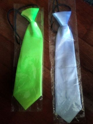 Lote de 2 corbatas de niño 