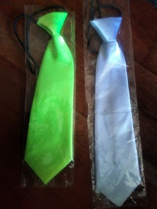 Lote de 2 corbatas de niño 