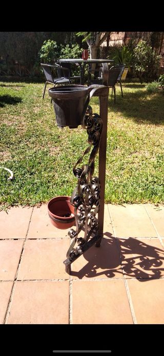 macetero rinconera forja