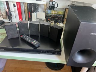 Home Cinema 5.1 - HT-E 330 con reproductor DVD