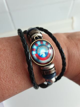 Pulsera de cuero Marvel de los Vengadores NUEVA