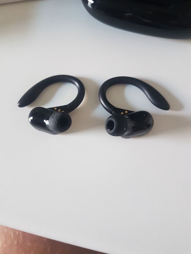 Cascos inalámbricos como nuevos un uso