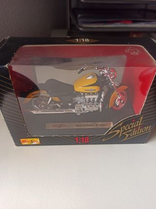 Motos a escala 1:18