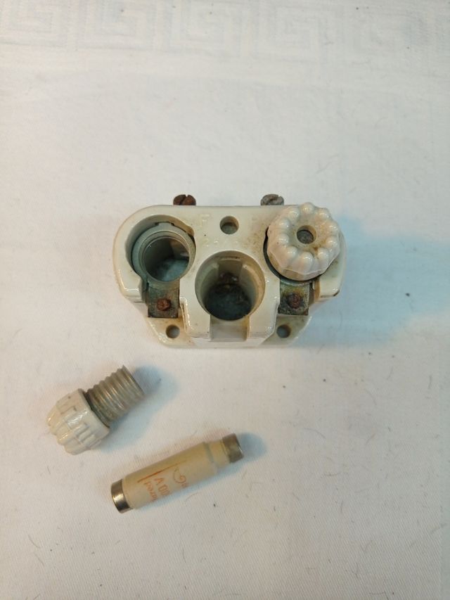 Portafusibili in ceramica  vintage