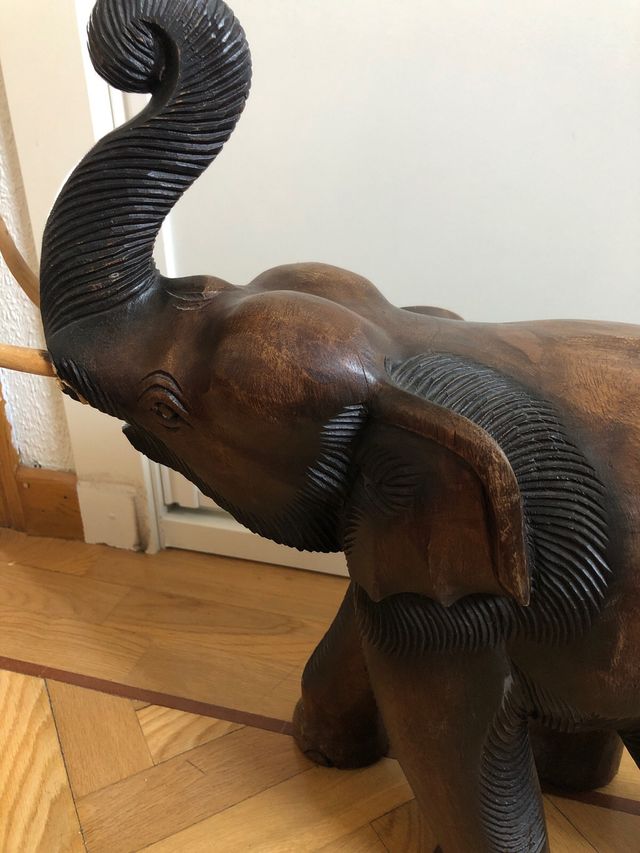 Elefante de madera