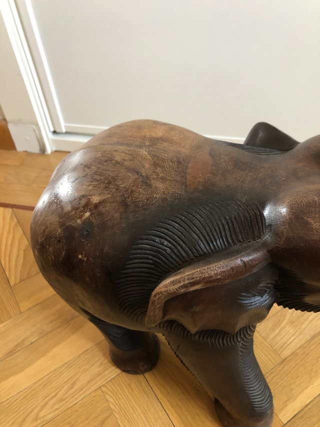 Elefante de madera