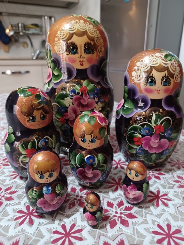 Matrioska originale Russa colori scuri