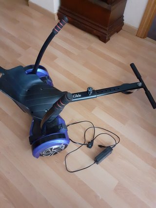 Smart patín eléctrico azul con soporte