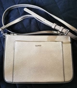 Bolso plateado fiesta pequeño Parfois. 