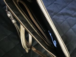 Bolso plateado fiesta pequeño Parfois. 