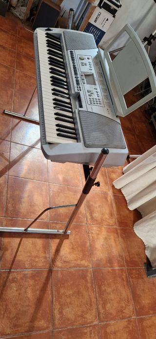 Teclado Yamaha PSR 450