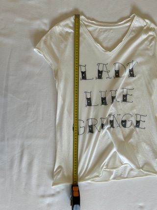Camiseta blanca, letras negras,The hip tee,talla S