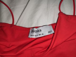 top rojo del Bershka