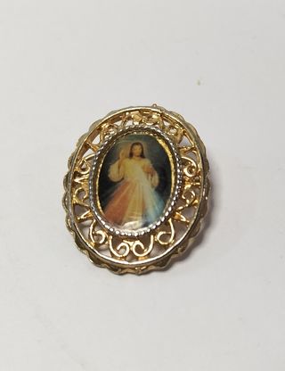 Broche antiguo con imagen 
