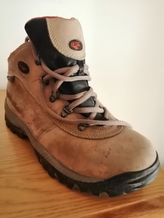 Scarponi da montagna taglia 39.