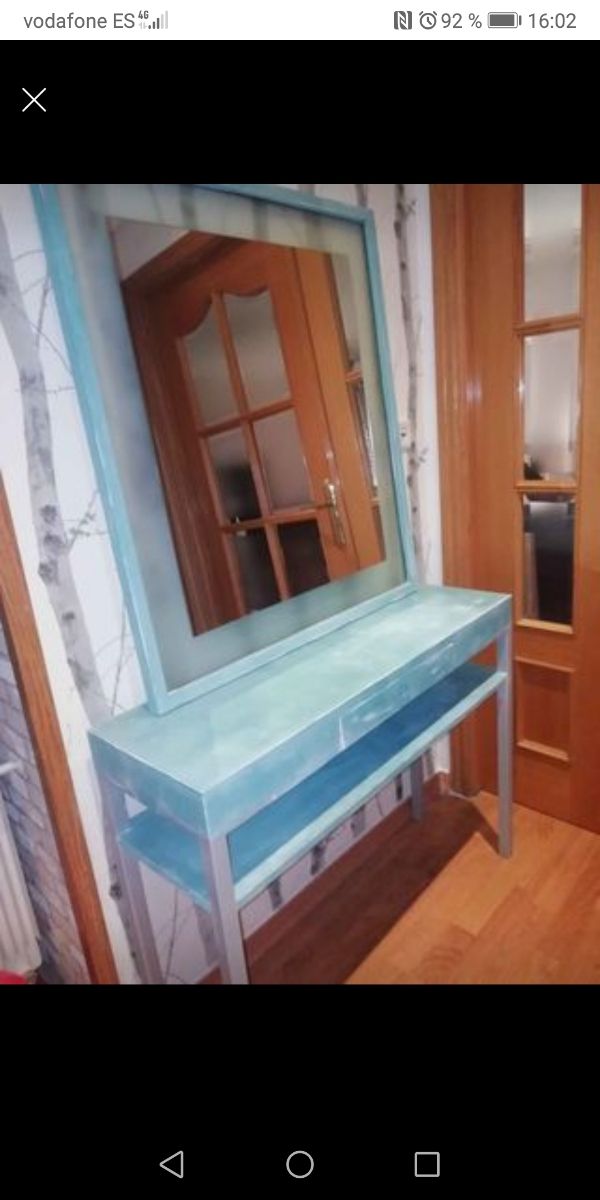 Mueble recibidor y espejo.Solo venta en persona
