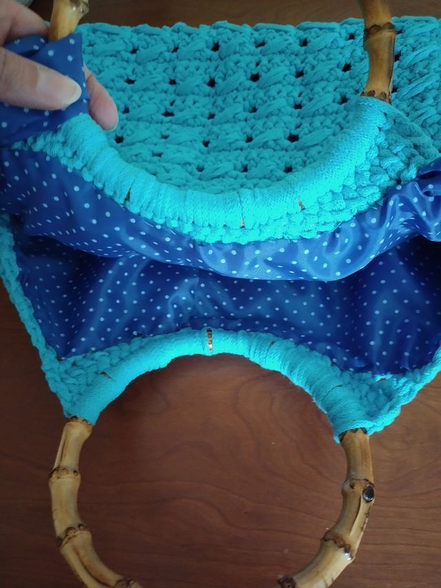 Borsa uncinetto con manici in bambù