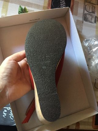 Sandalias rojas . Nuevas . Piel . N 40 