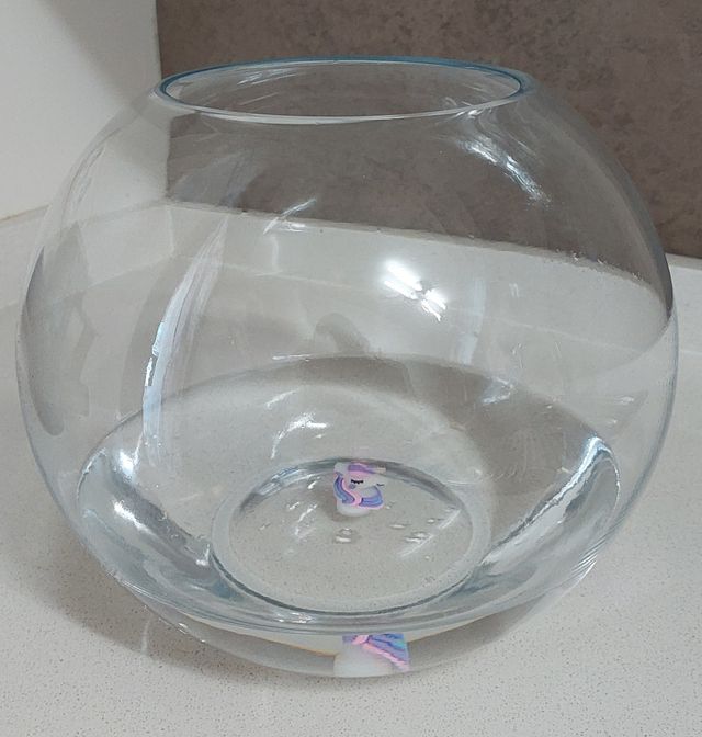 COMO NUEVA: Pecera redonda de cristal