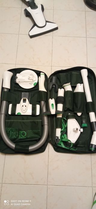 Folletto con scopa snodabile o accessori