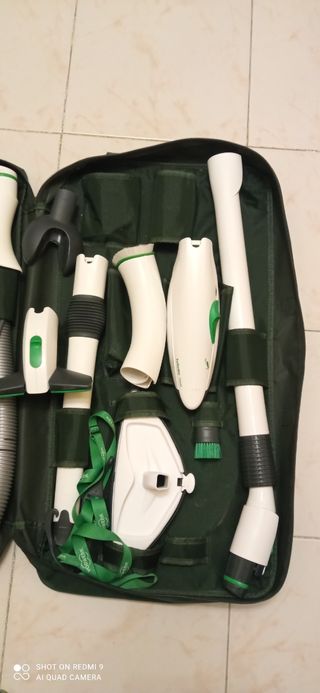 Folletto con scopa snodabile o accessori