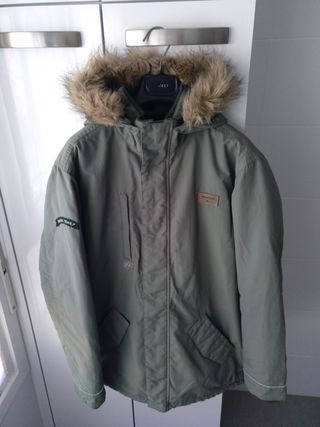 Se vende parka Quicksilver talla 16