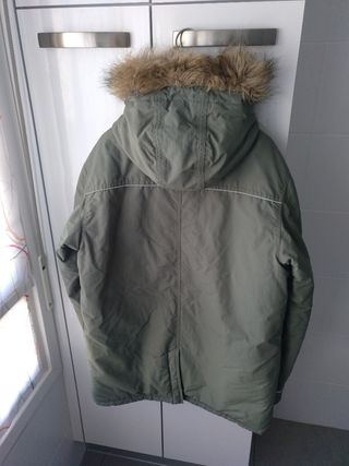 Se vende parka Quicksilver talla 16
